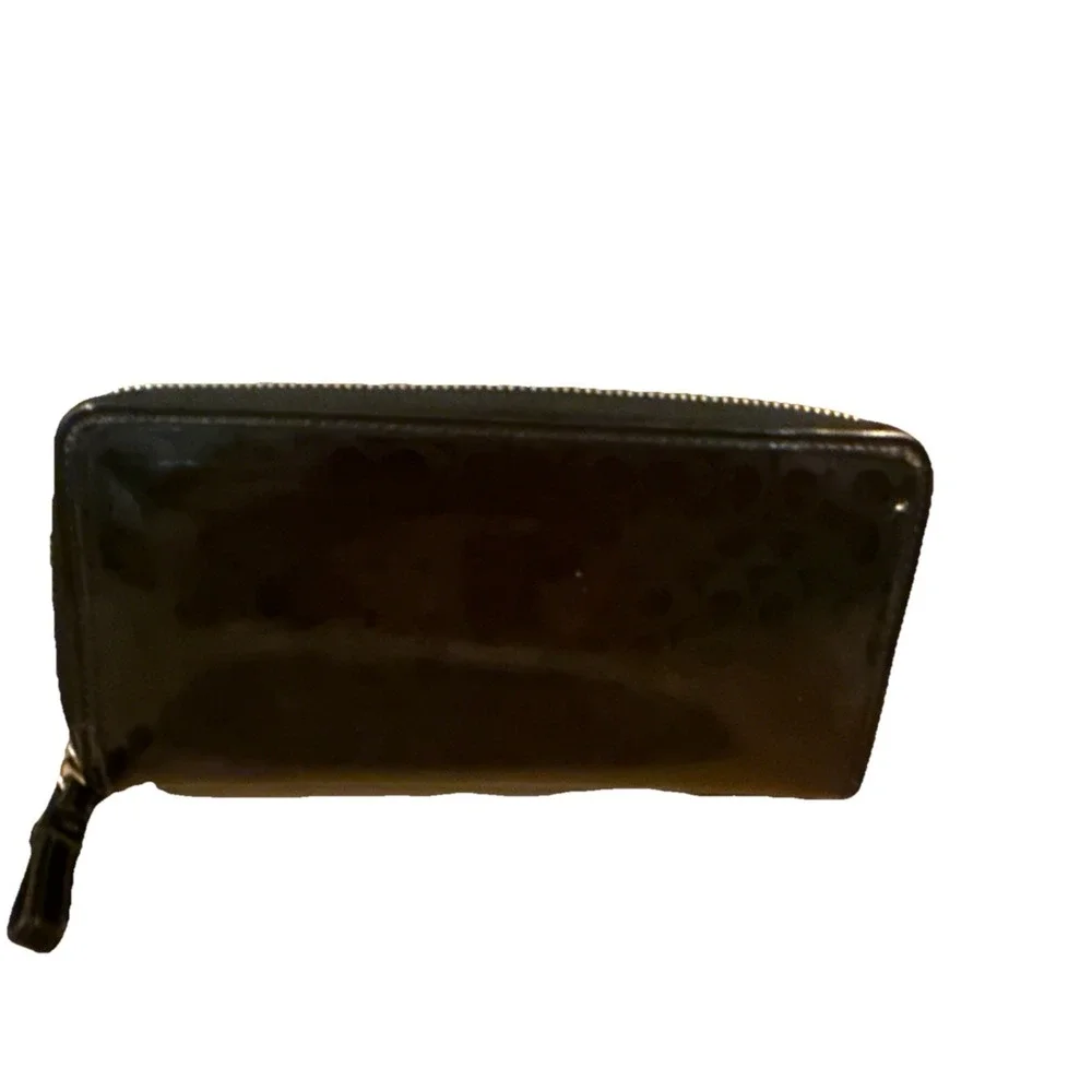 Coach Perforated Embossed Liquid Gloss Leather Black Accordian Zip Wallet Logo❤️